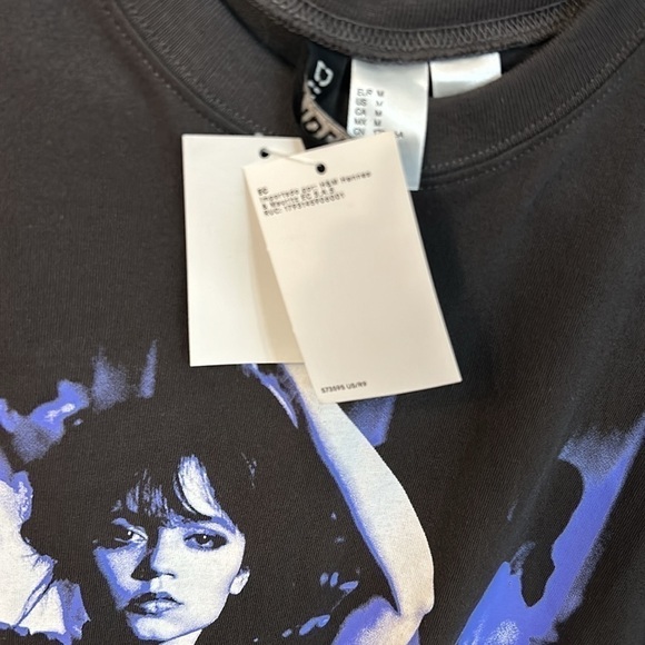 Jenna Ortega Wednesday T-Shirt - Picture 7 of 7